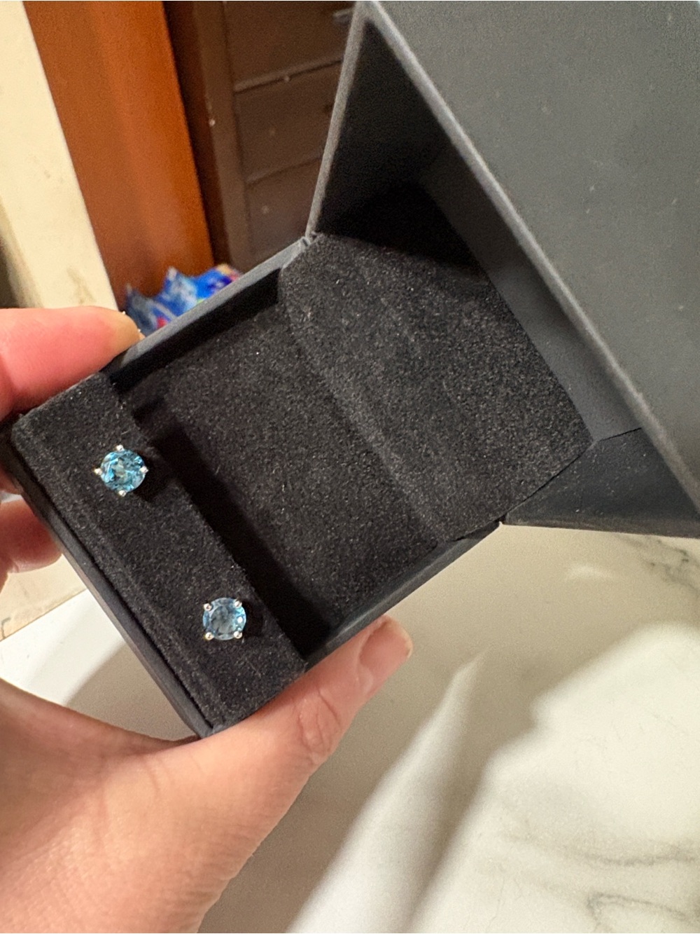 925 new Genuine Topaz Earrings - Picture 2 of 6